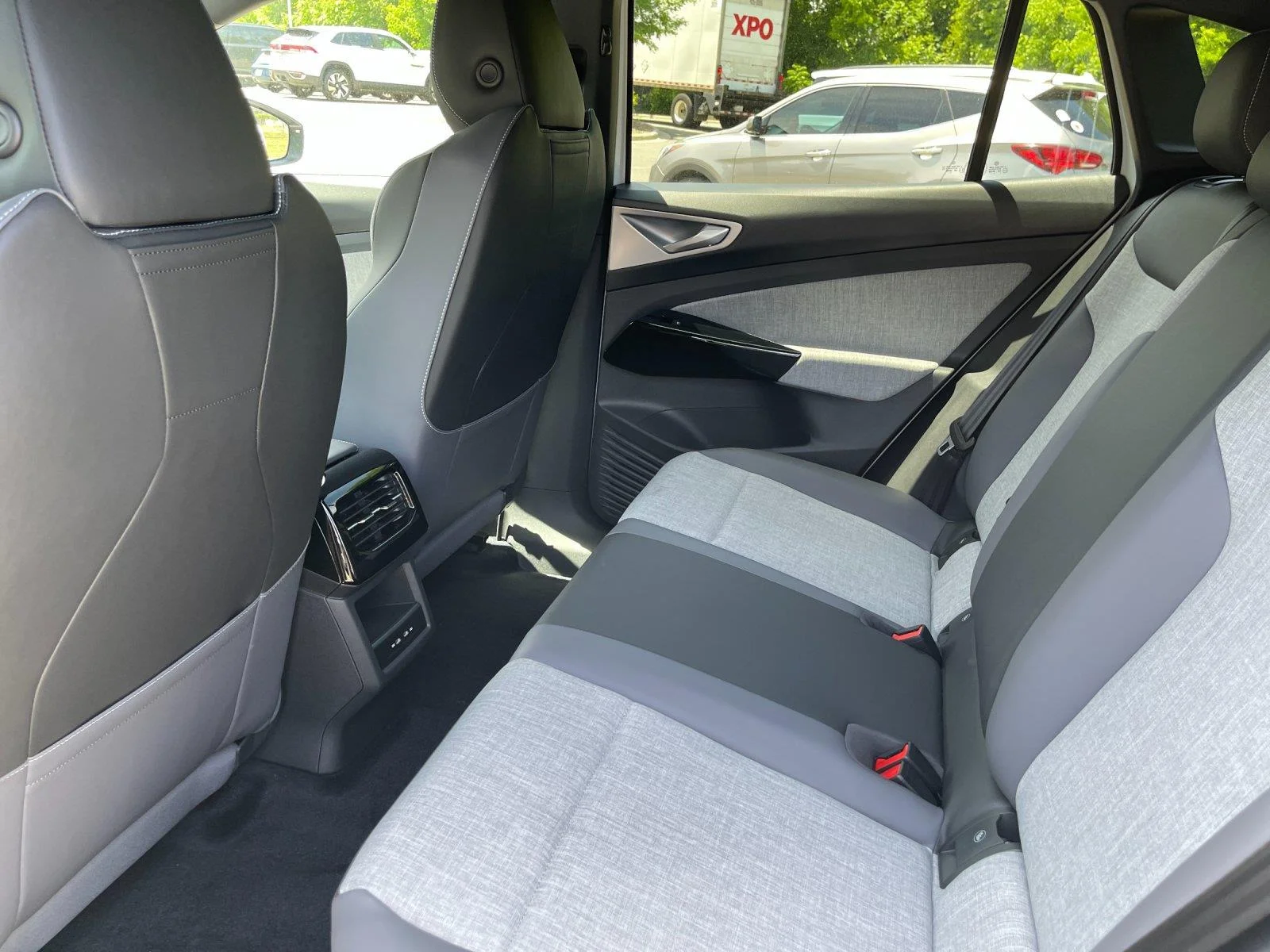 New 2026 Opal White Pearl Volkswagen Pro image 33
