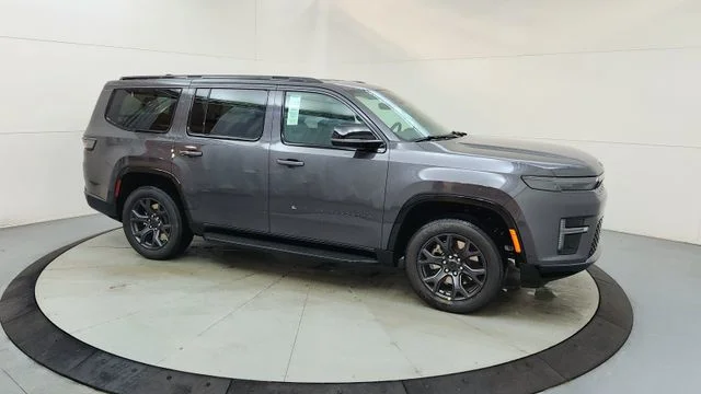 New 2026 Baltic-Gray Metallic Clear-Coat Exterior Paint Jeep Limited Altitude image 13