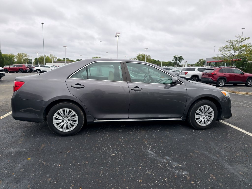 Used 2014 Gray Toyota LE image 8