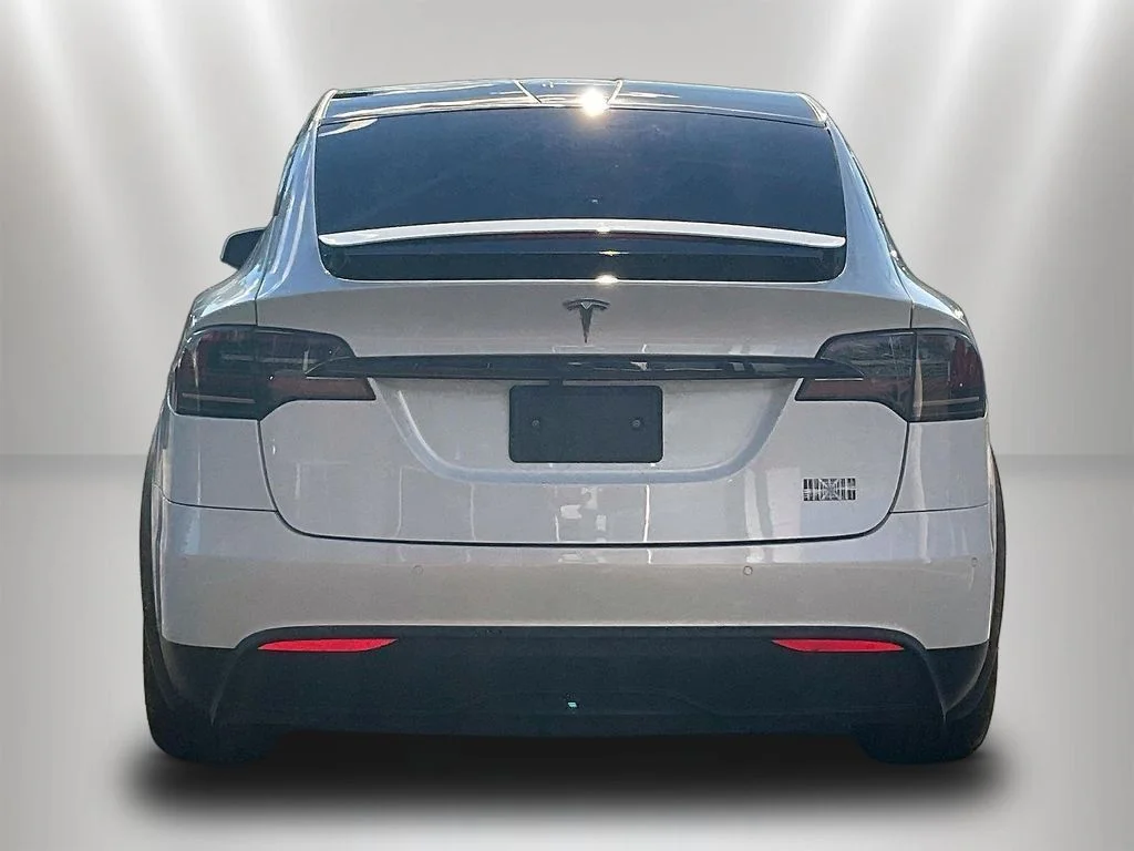 Used 2022  Tesla Plaid image 5