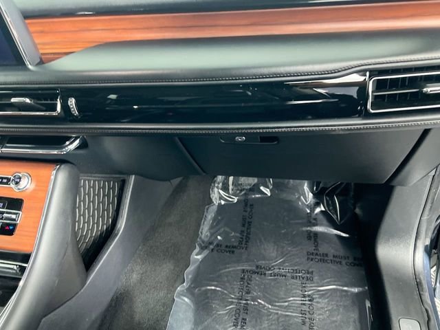 Used 2021 Blue Lincoln Reserve image 31