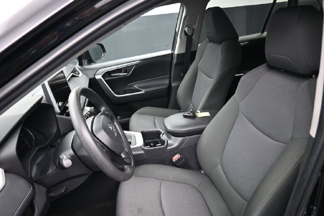 Used 2025 Midnight Black Metallic Toyota XLE image 13