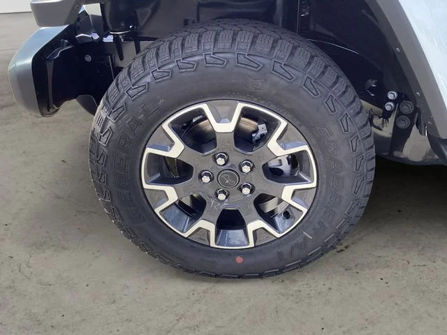 New 2026 Bright White Jeep 4-DOOR SAHARA image 15