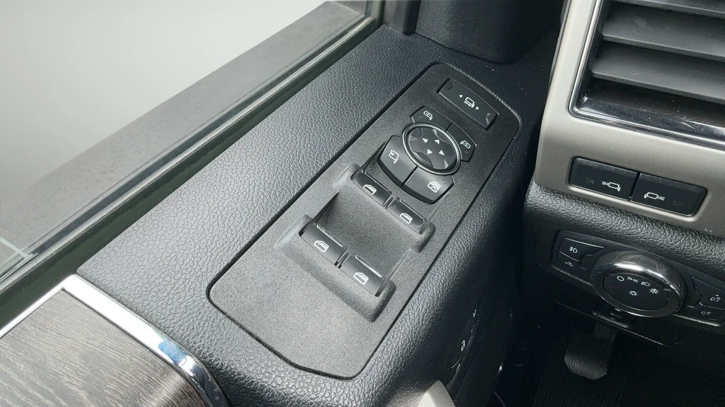 Used 2021 Silver Ford Lariat image 14