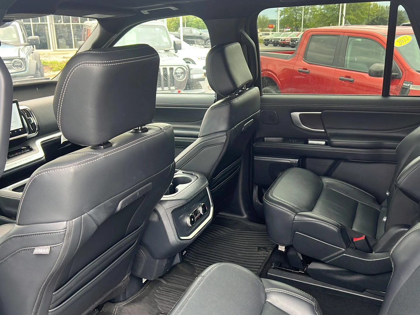 Used 2025 Agate Black Ford Platinum image 16