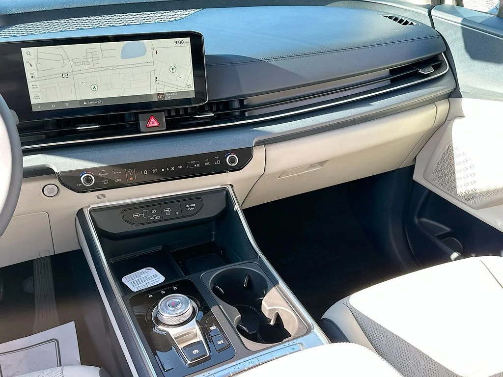 New 2026 Snow White Pearl Kia EX image 23