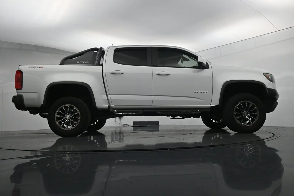 Used 2019 White Chevrolet ZR2 image 23