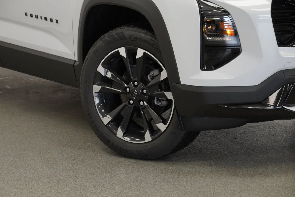 New 2027 Polar White Tricoat Chevrolet RS image 10