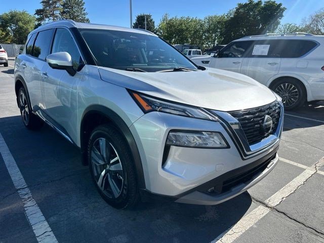 Used 2021 Brilliant Silver Metallic Nissan SL image 4