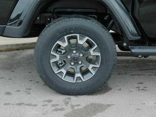 New 2026 Black Clear-Coat Exterior Paint Jeep Sahara image 30