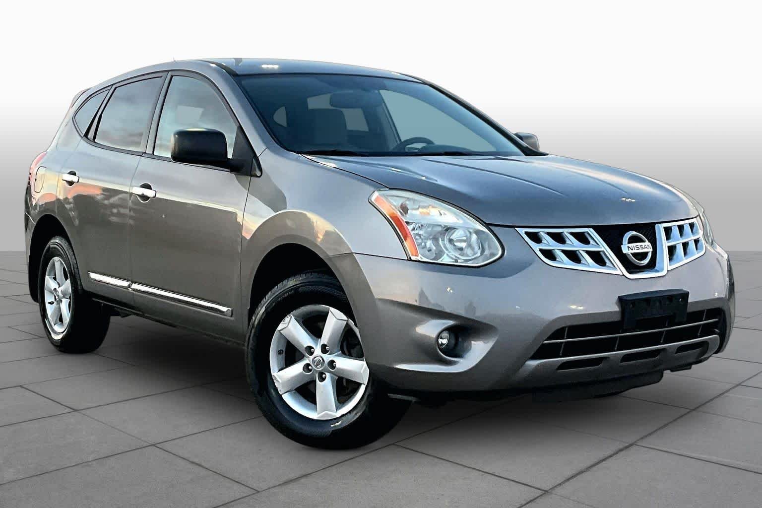 Used 2012 Platinum Graphite Nissan S image 3