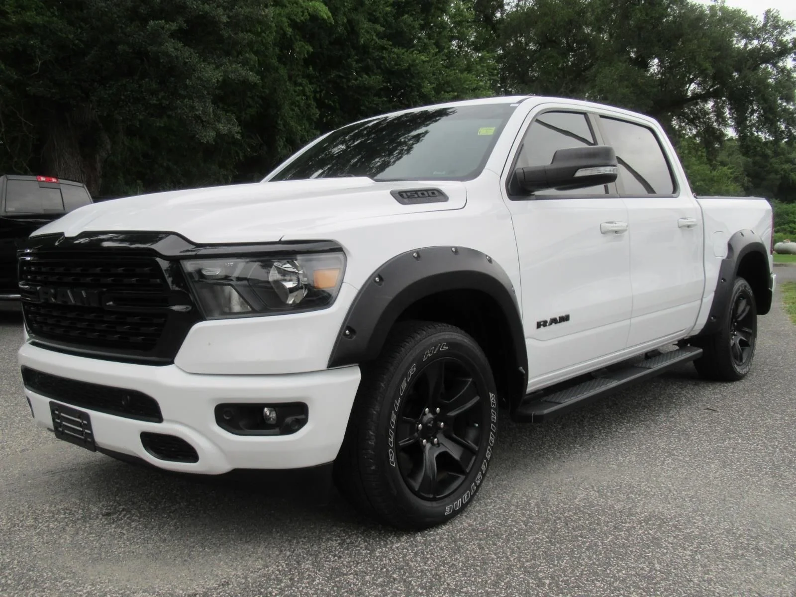 Certified Used 2022 White Ram Big Horn/Lone Star image 3