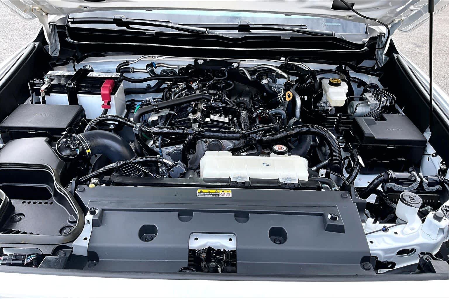 Used 2024 Ice Cap Toyota SR5 image 32