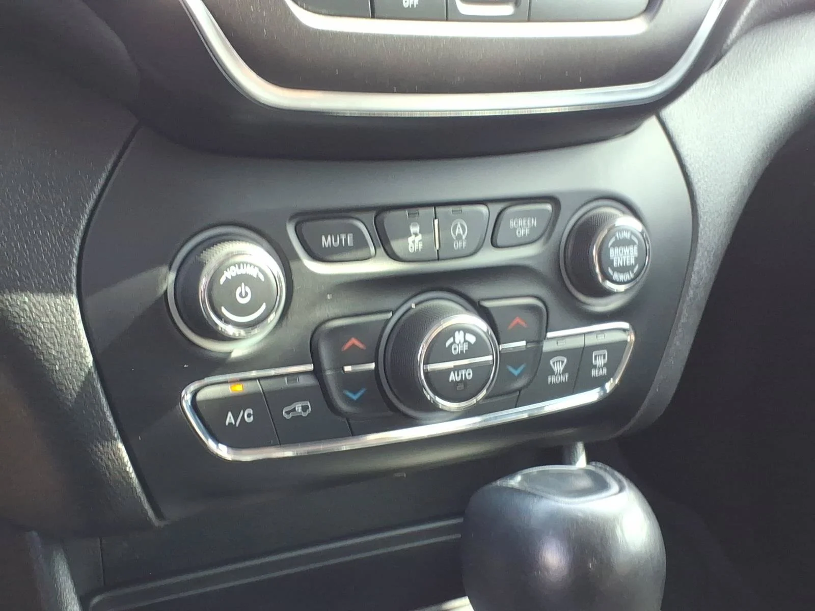 Used 2019 Hydro Blue Pearlcoat Jeep Trailhawk image 21