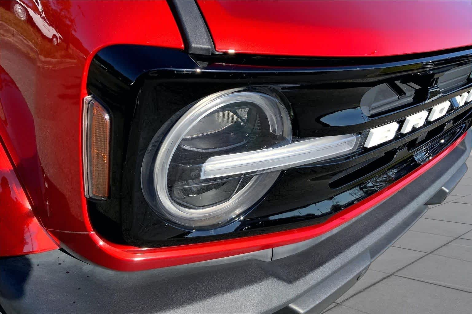 Used 2022 Hot Pepper Red Metallic Tinted Clearcoat Ford Outer Banks image 25