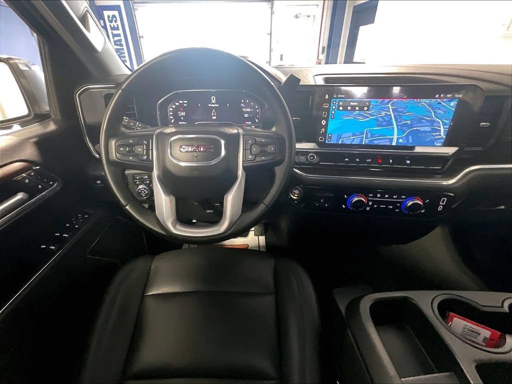 Used 2025 Onyx Black GMC SLT image 17