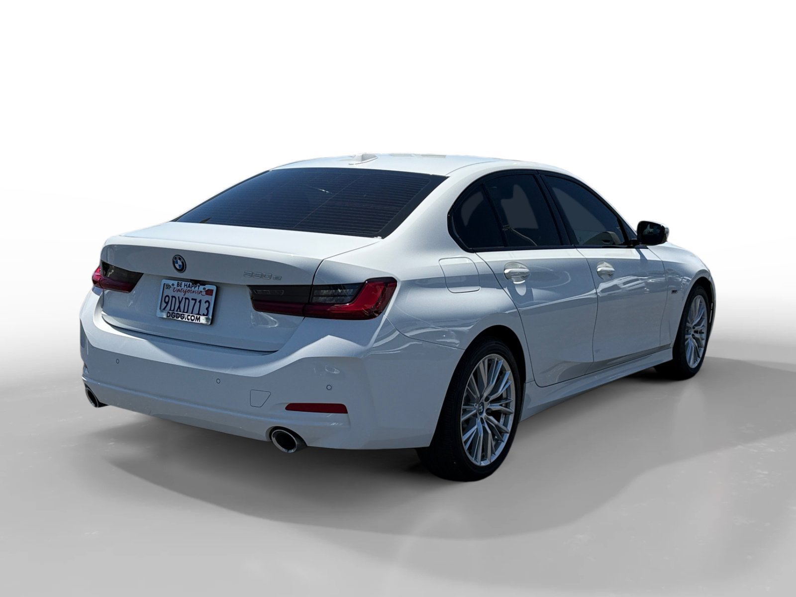 Used 2023 Alpine White BMW 330e iPerformance image 5