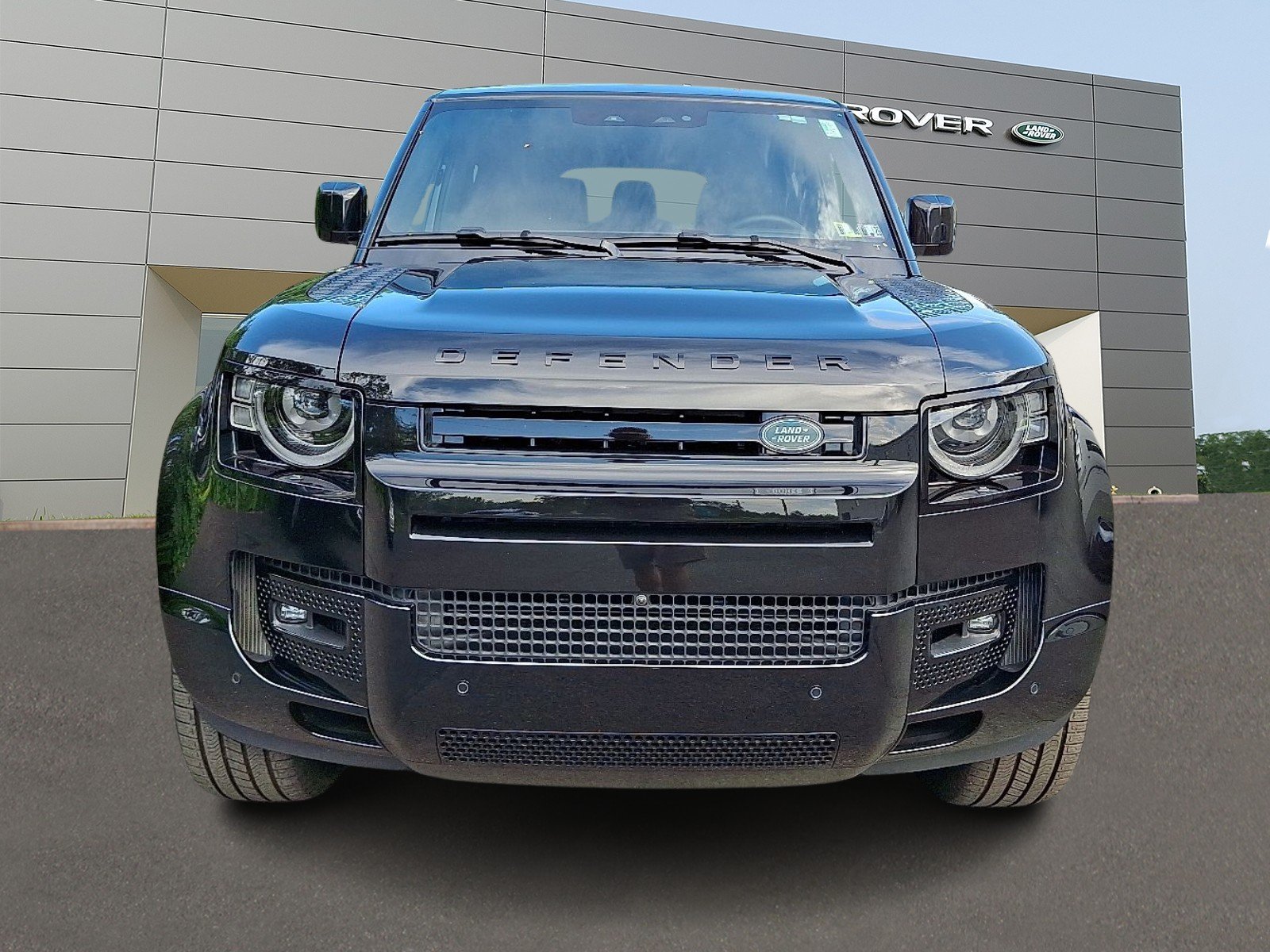 2025 Land Rover Defender X-Dynamic SE - Photo 8