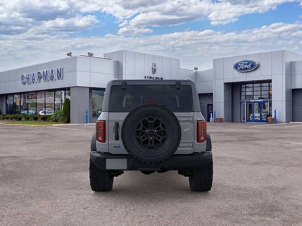 New 2026 Avalanche Gray Ford Badlands® image 5