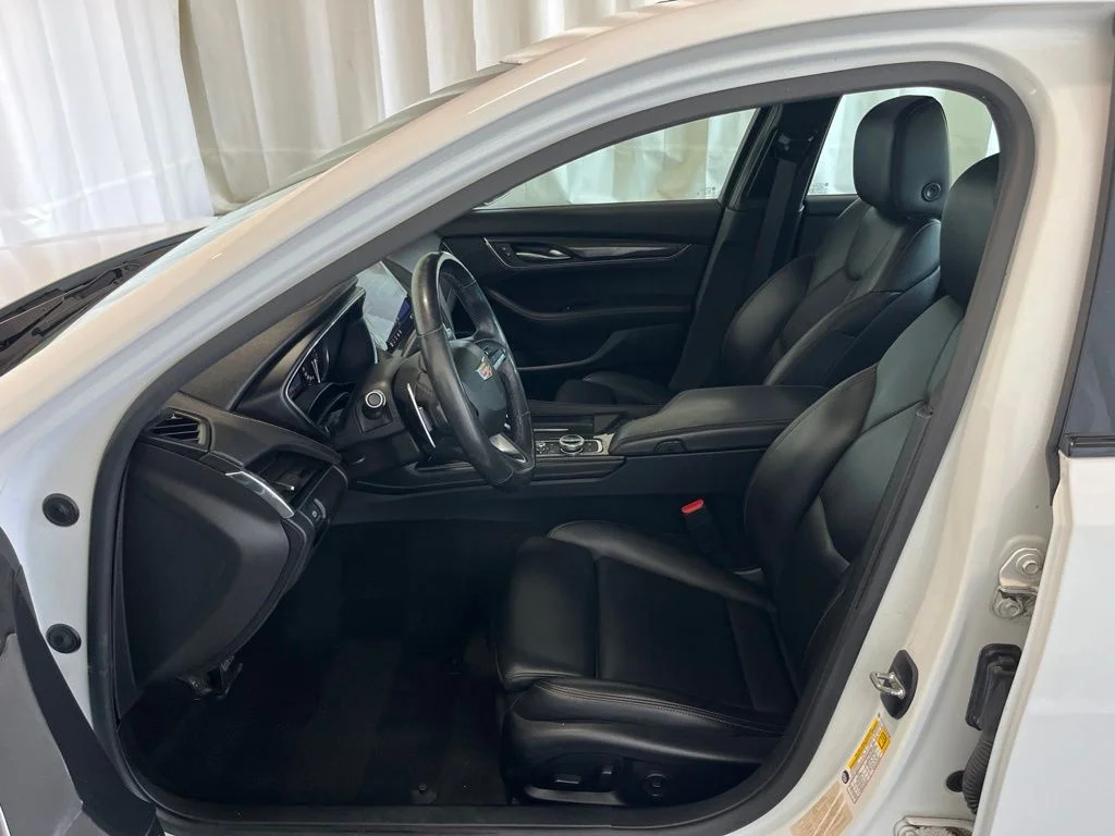 Used 2020 White Cadillac Sport image 4