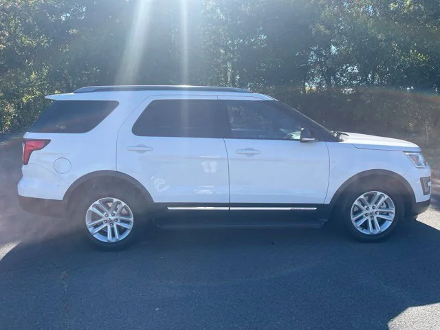 Used 2017 White Ford XLT image 6