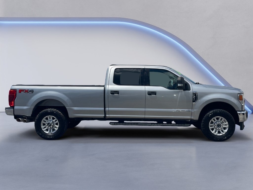 Used 2022 Iconic Silver Metallic Ford XLT image 2