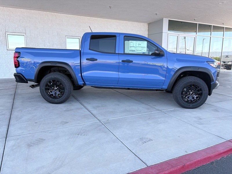 2026 Chevrolet Colorado Trail Boss - Photo 2