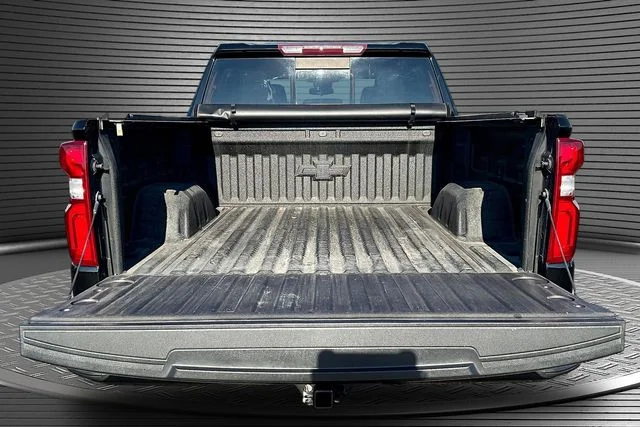 Used 2022 Black Chevrolet RST image 7