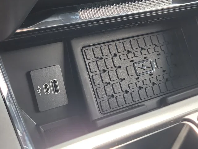 New 2026 Black Metallic Ford Lariat image 27