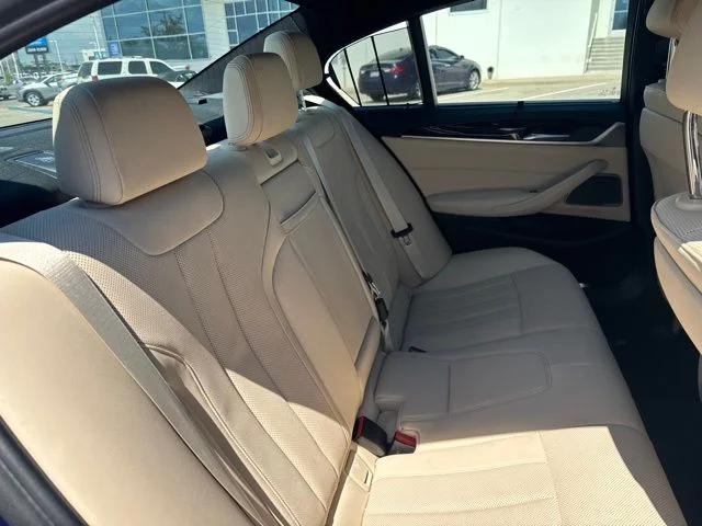 Used 2022 Blue BMW 530i xDrive image 15