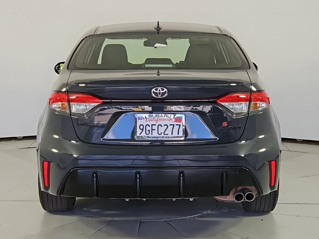 Used 2023  Toyota SE image 8