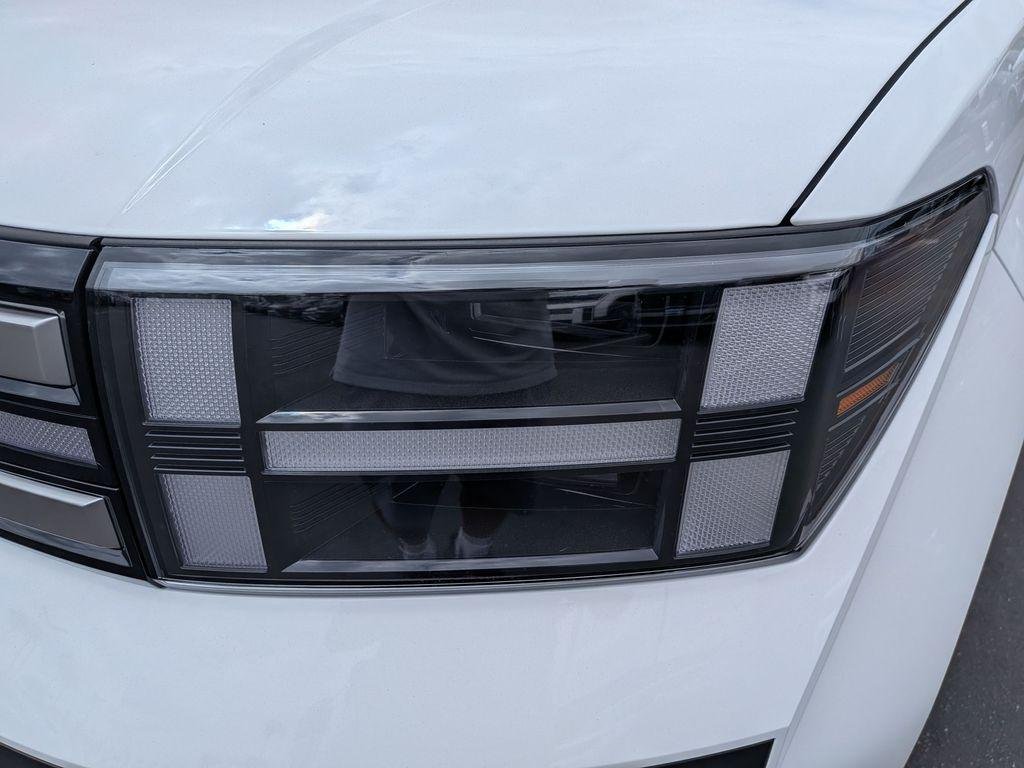 New 2026 White Hyundai SE FWD image 9