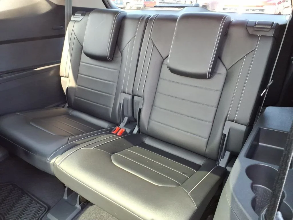 Used 2024  Volkswagen 2.0T SEL image 20