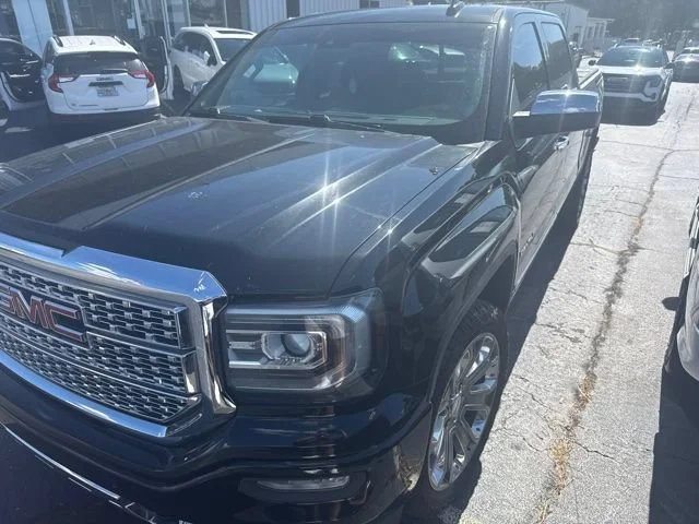 Used 2018 ONYX BLACK GMC Denali image 9