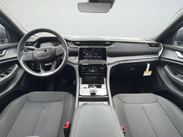 New 2026 Silver Zynith Exterior Paint Jeep Laredo image 18