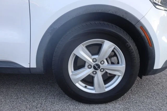 Used 2023 White Kia LX image 17