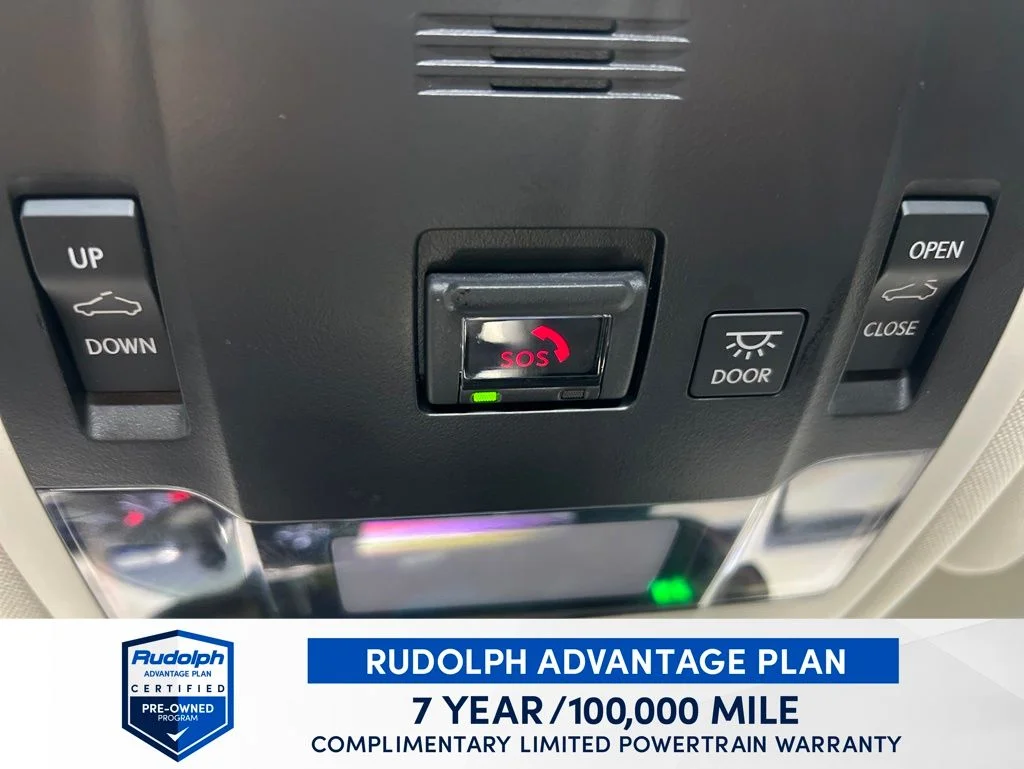 Used 2025 White Lexus 300h image 37