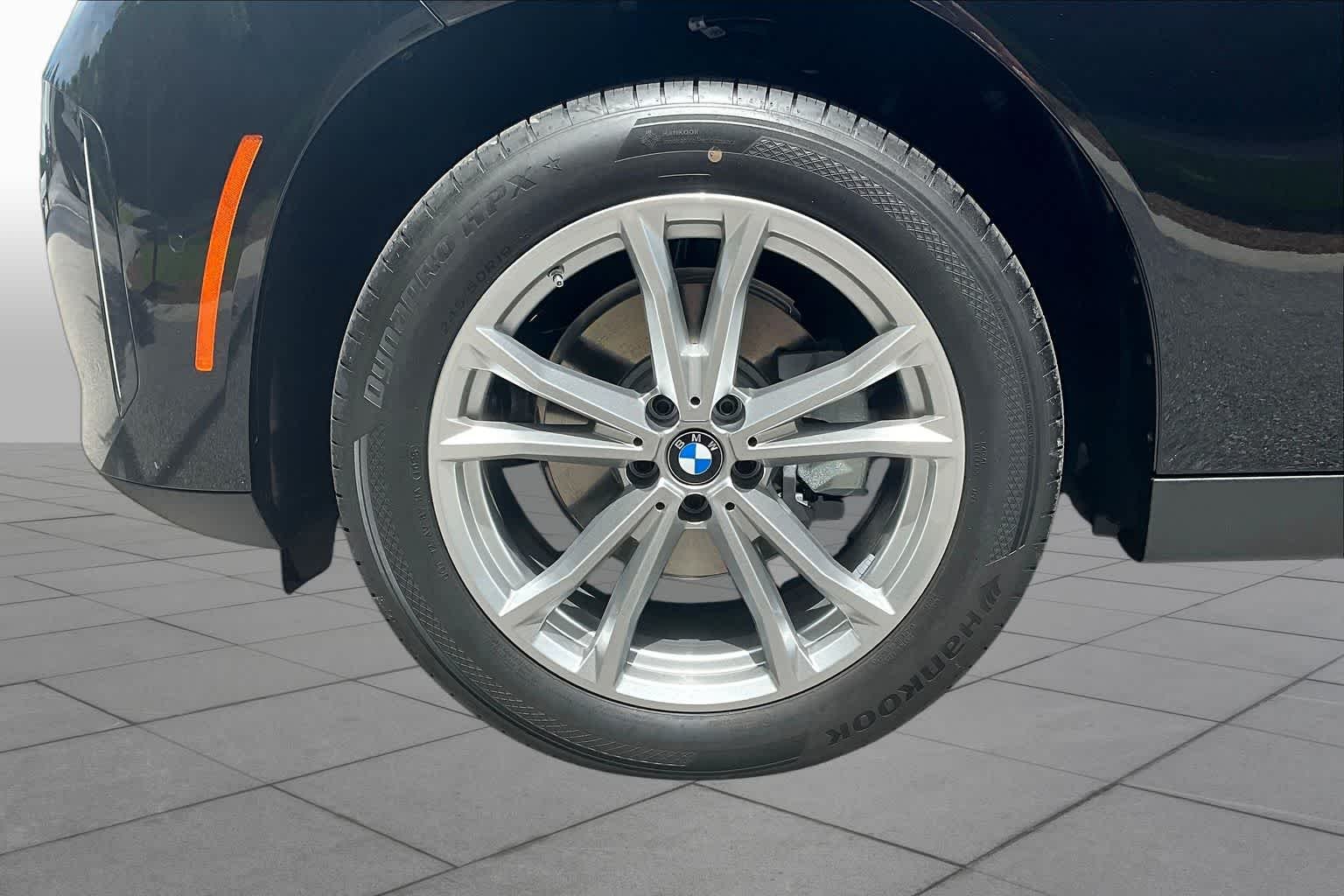 2025 BMW X3 30 - Photo 11
