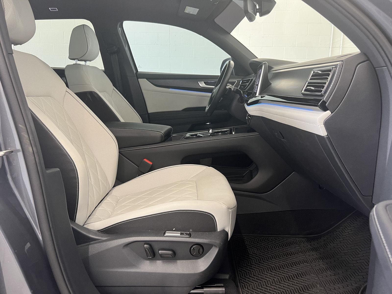2025 Volkswagen Atlas Cross Sport SEL Premium R-LINE - Photo 28