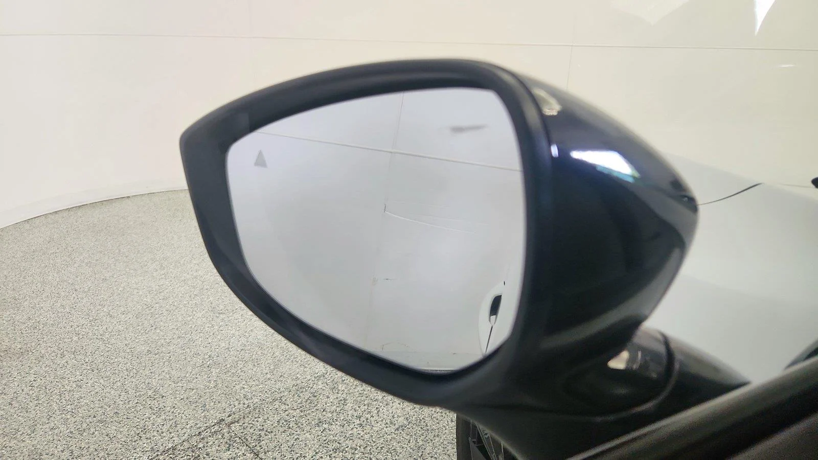 Used 2025 Wind Chill Pearl Mazda Premium Package image 16