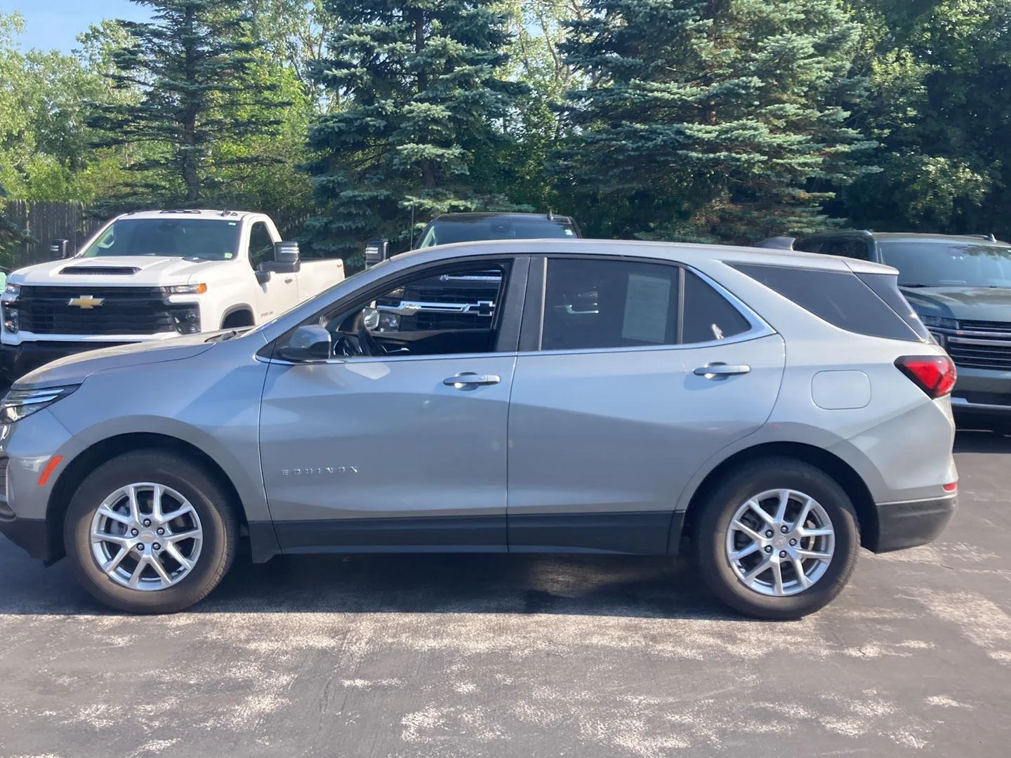 Used 2024 Sterling Gray Metallic Chevrolet LT image 4