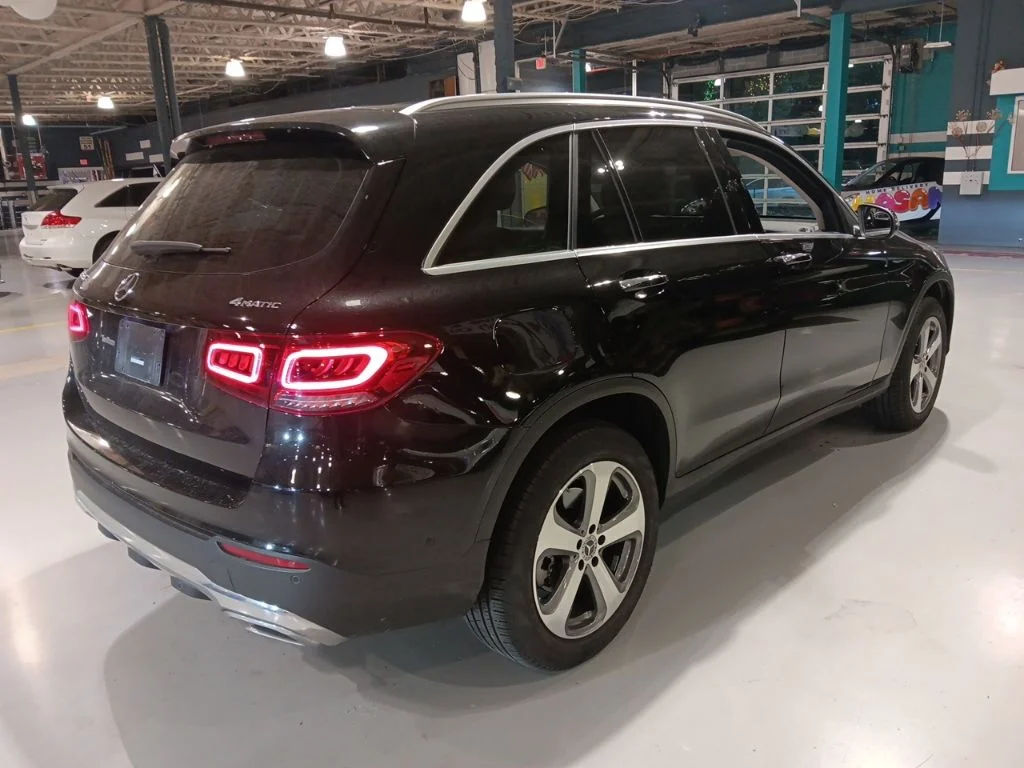 Used 2022 Black Mercedes-Benz GLC 300 image 10
