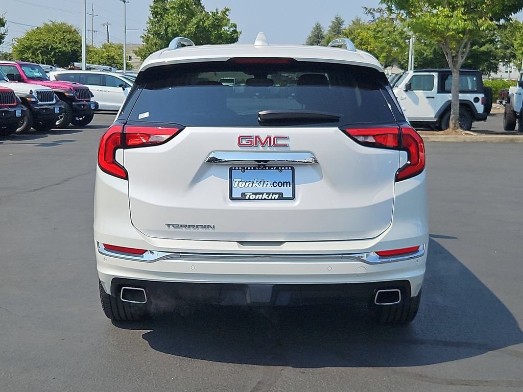 Used 2020 White Frost Tricoat GMC Denali image 5