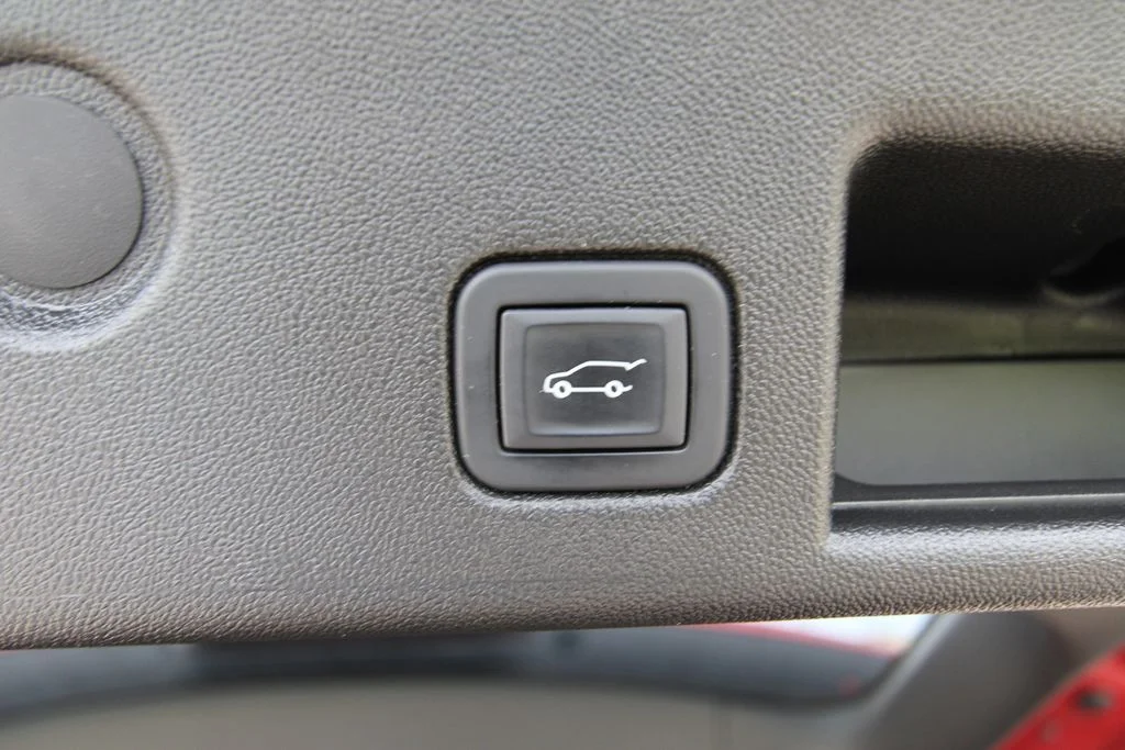 Used 2022  Chevrolet RS image 32