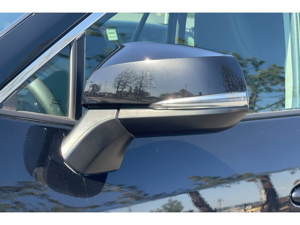 Used 2023 Midnight Black Metallic Toyota XLE Premium image 51