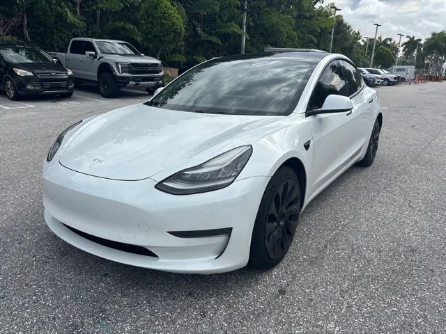 Used 2021 White Tesla Standard Range Plus image 5