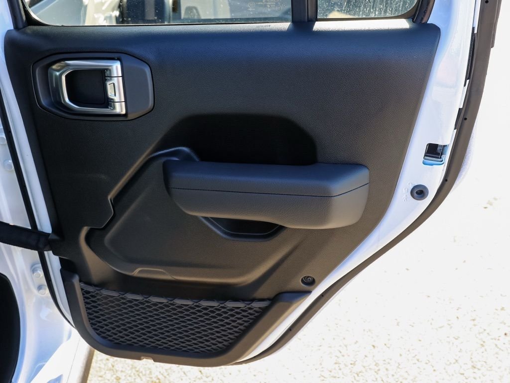 New 2026 Bright White Clear-Coat Exterior Paint Jeep Willys image 17