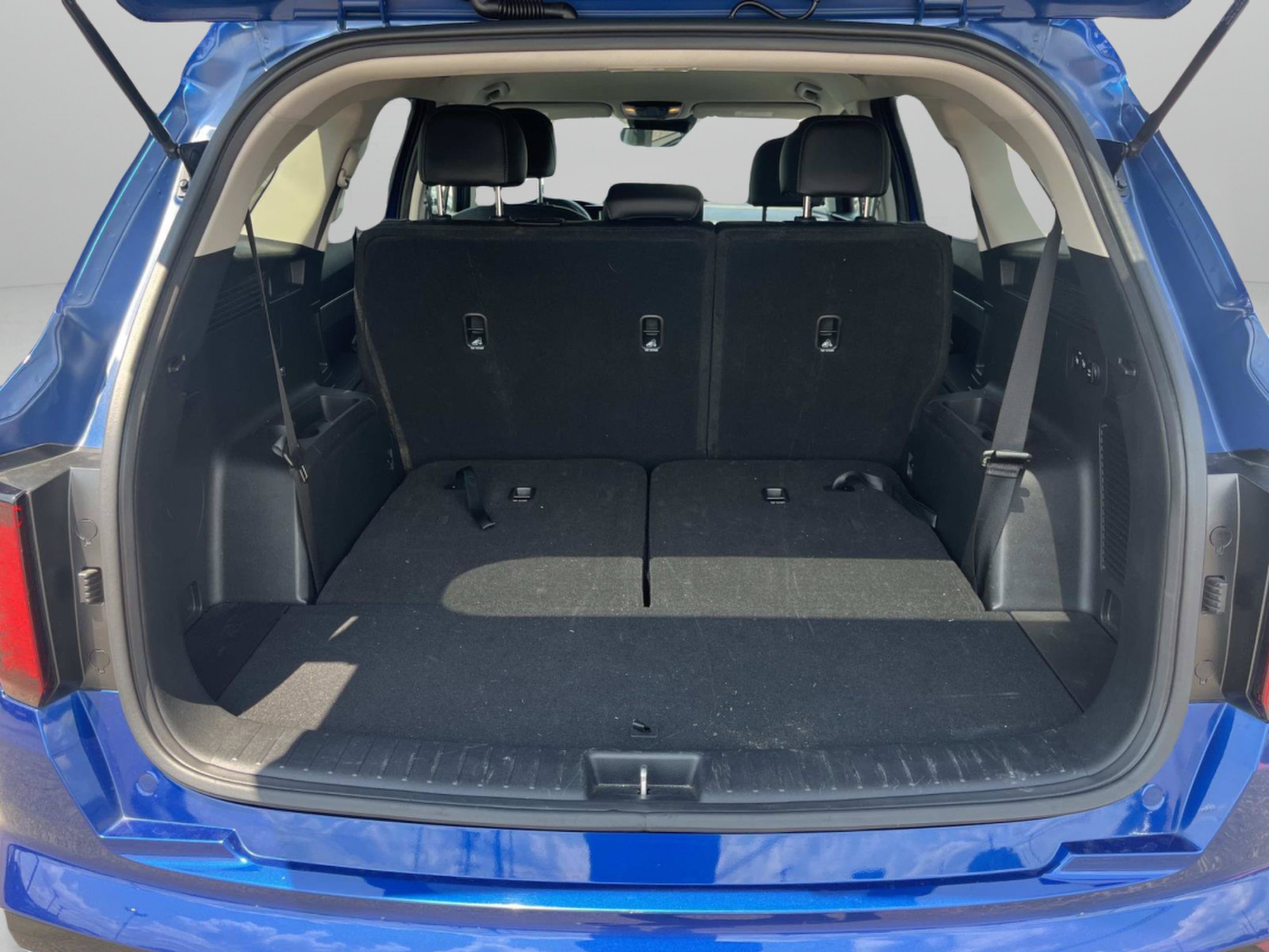 Used 2023 Sapphire Blue Kia S image 18