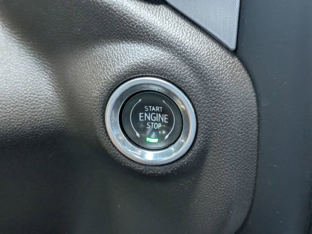 Used 2019 WHITE FROST TRICOAT GMC SLT image 30