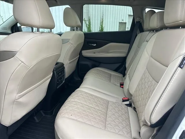 Used 2020 White Nissan Platinum image 17